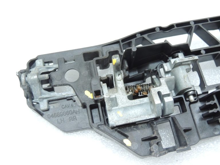 Lancia Thema II LX Aizmugurējā kreisā aizmugurējā kreisā ārdurvju roktura rāmis K04589860AI