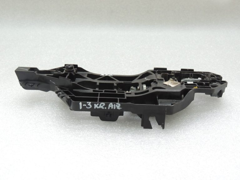 Lancia Thema II LX Aizmugurējā kreisā aizmugurējā kreisā ārdurvju roktura rāmis K04589860AI
