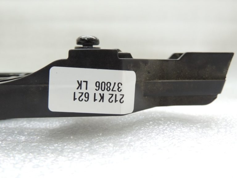 Lancia Thema II LX Aizmugurējā kreisā aizmugurējā kreisā ārdurvju roktura rāmis K04589860AI
