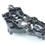Lancia Thema II LX Aizmugurējā kreisā aizmugurējā kreisā ārdurvju roktura rāmis K04589860AI