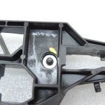 Lancia Thema II LX Aizmugurējā kreisā aizmugurējā kreisā ārdurvju roktura rāmis K04589860AI