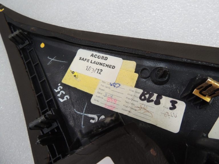 Lancia Thema II LX Priekšējais kreisais centrālās konsoles pārsegs 1UJ91HL9AC K1JR63DX9AF