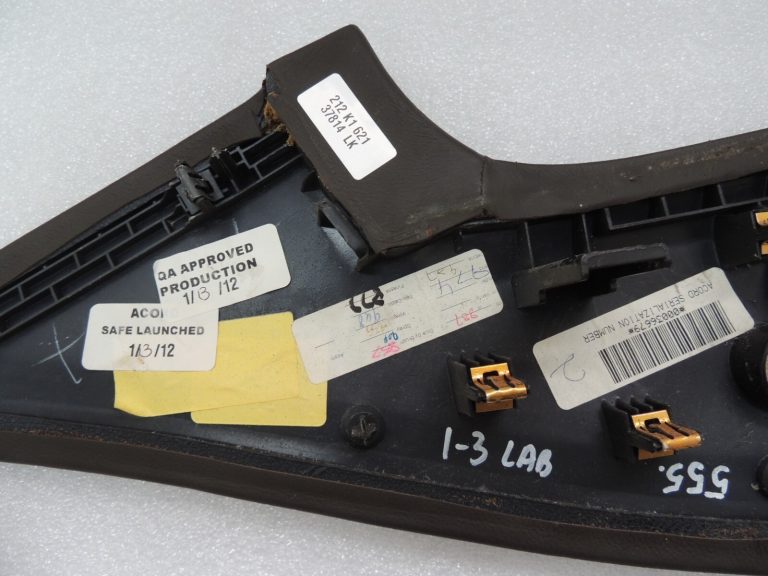 Lancia Thema II LX Priekšējais labās centrālās konsoles pārsegs 1UJ90HL9AC