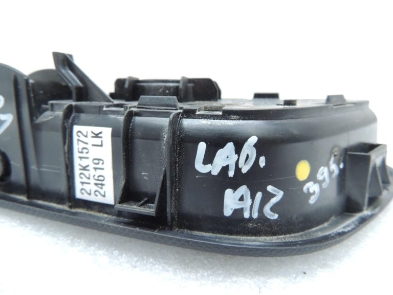 Ford Ranger P375 Aizmugurējā labās puses durvju rokturis hromēts AB39-2626680-BBSMSR 1920881