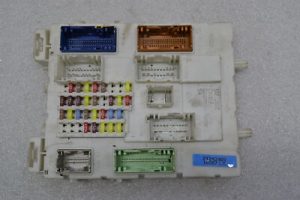 Ford Focus III body control unit BCM module F1FT-14A073-DF