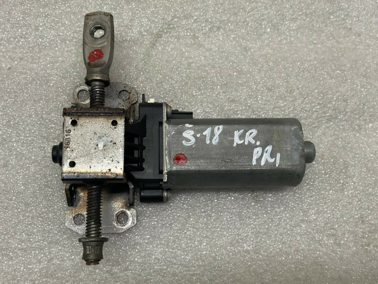 Škoda Superb III B8 3V Servomotors priekšējam kreisajam sēdeklim 974467103