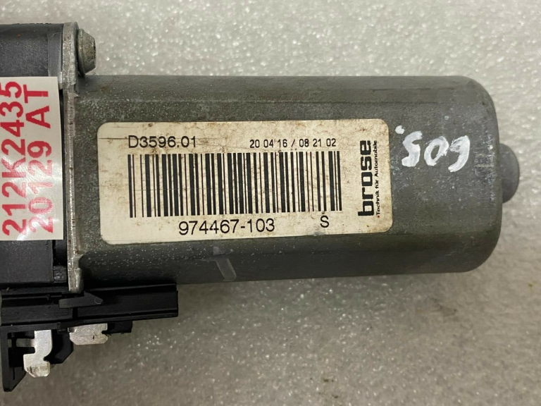 Škoda Superb III B8 3V Servomotors priekšējam kreisajam sēdeklim 974467103
