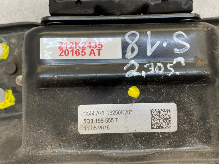 Škoda Superb III B8 3V Pārnesumkārbas stiprinājums kreisais 5Q0199555T