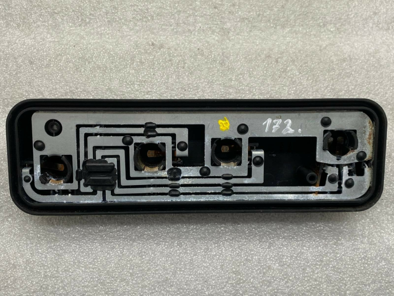 Opel Frontera B lukturu turētājs aizmugurējais lukturis aizmugurējais kreisais 91157886
