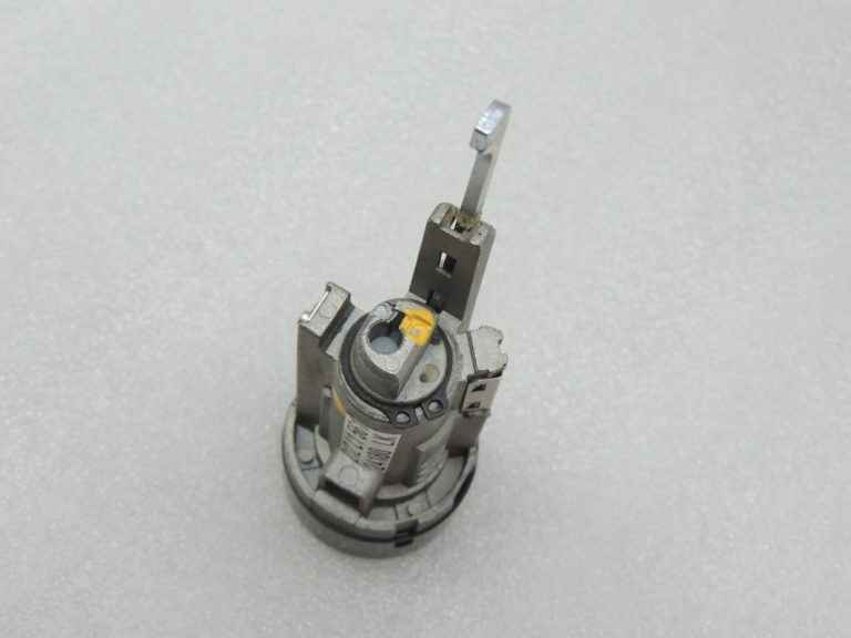 Opel Antara aizdedzes slēdzenes cilindra atslēga 95492956 96829945 96829946