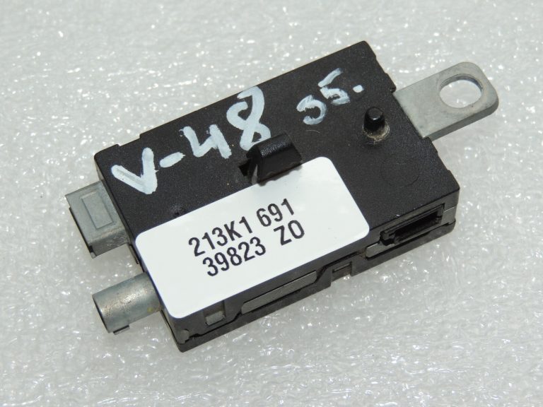 Volvo V60 I Aizmugurējais FM radio antenas pastiprinātājs 30761696 30761696
