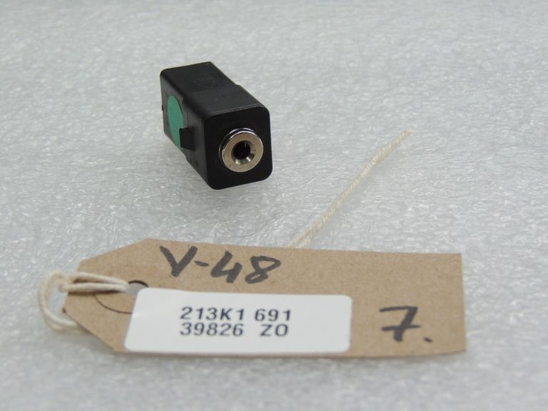 Volvo V60 I AUX ligzda 30775252