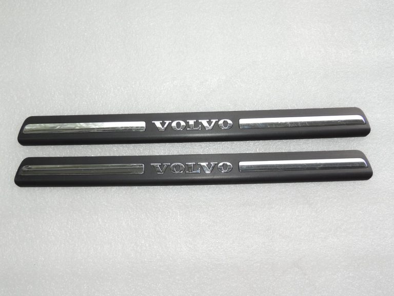 Volvo durvju sliekšņu vāks priekšējais R+L komplekts 8659960