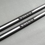 Volvo durvju sliekšņu vāks priekšējais R+L komplekts 8659960