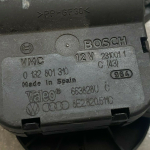 Audi A4 Sildītāja atloka motors 8e2820511c 0132801310