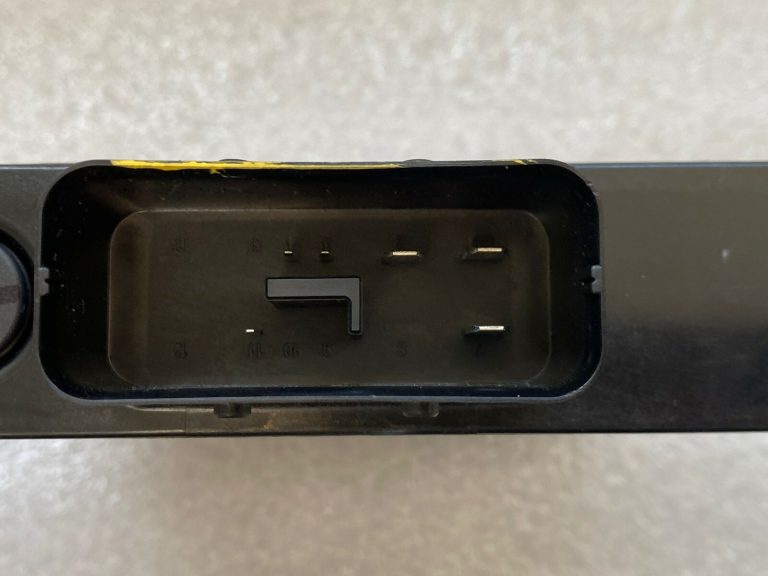 Audi A6 VW vadības bloks sprieguma stabilizators 200W 8k0959663f