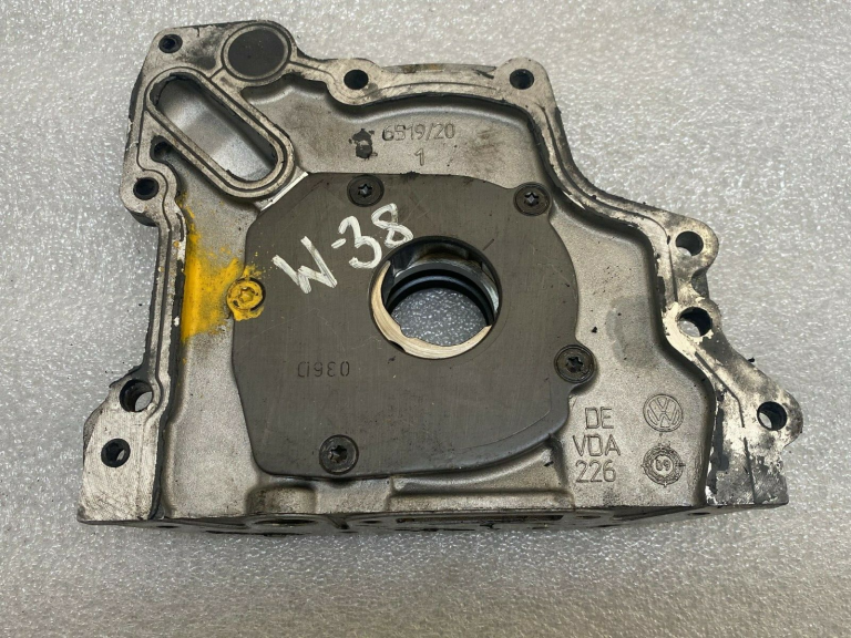 Audi Seat Skoda VW Eļļas sūknis 036115105d