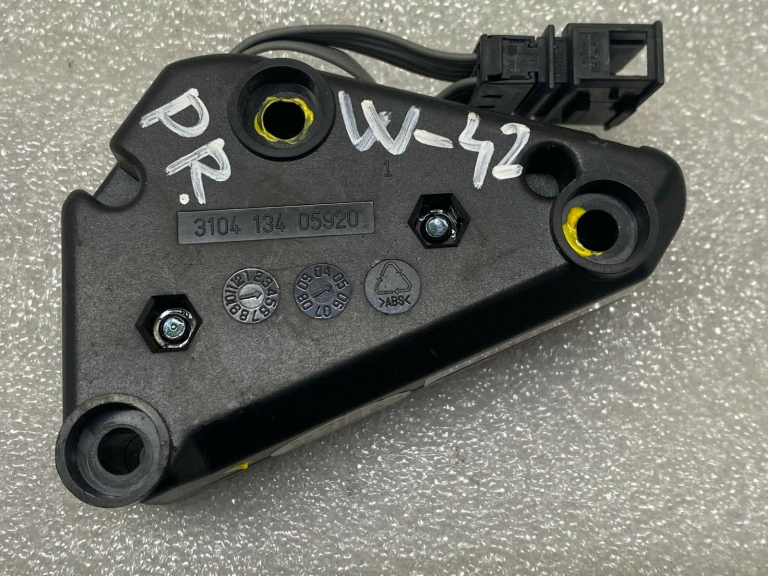 VW Golf oriģināls priekšējais kreisās puses frekvenču šķērssavienojums 1k0035463d