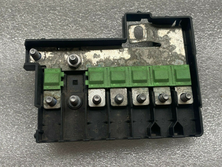 Skoda VW dīzeļdzinēja akumulatora drošinātāju releja termināls 6r0937550a