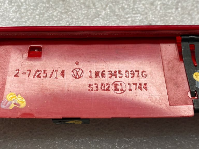 VW Tiguan trešā 3 bremžu signāllukturis papildu bremžu gaisma 1k6945097g