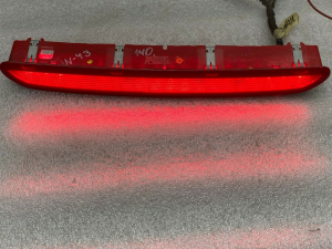 VW Tiguan trešā 3 bremžu signāllukturis papildu bremžu gaisma 1k6945097a