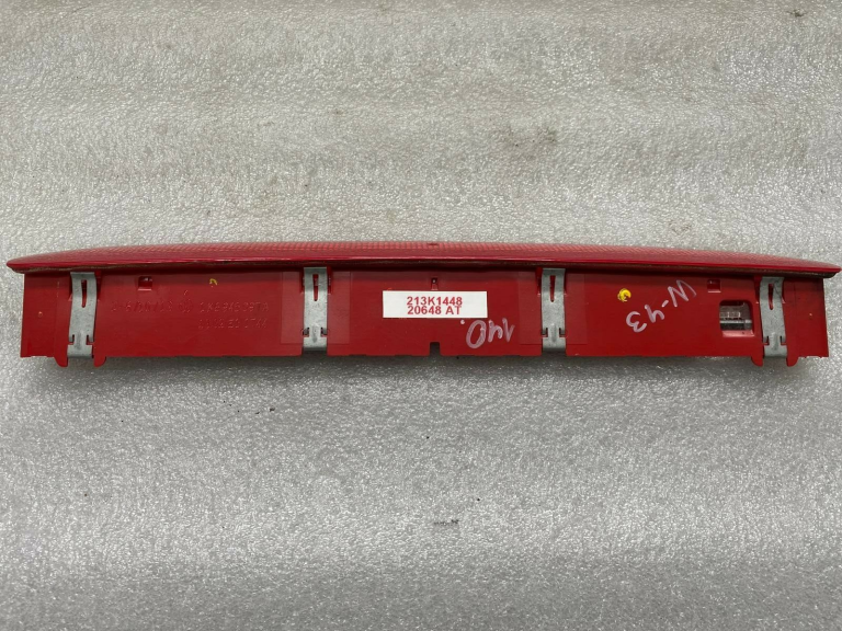 VW Tiguan trešā 3 bremžu signāllukturis papildu bremžu gaisma 1k6945097a