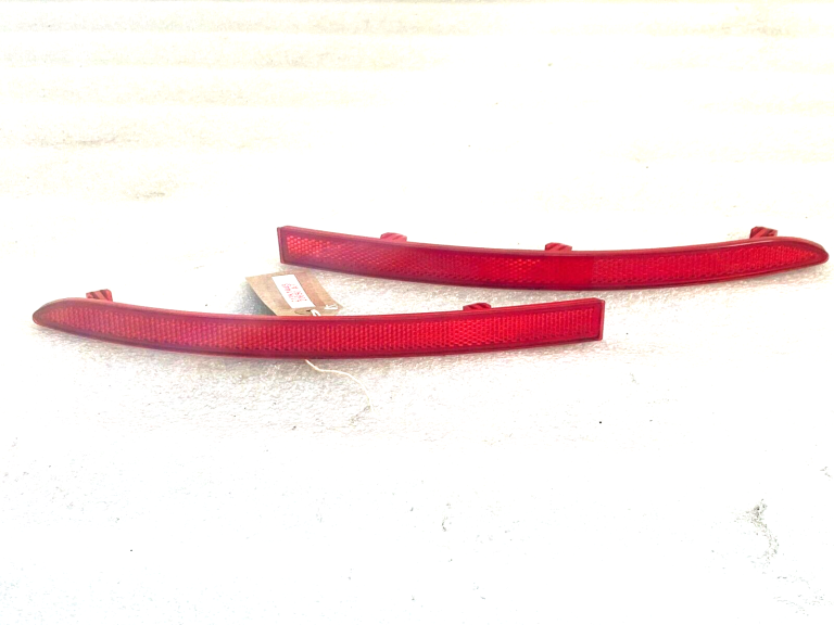 VW Tiguan Atstarotājs kaķa acs kreisais labais 5n0945106 5n0945105