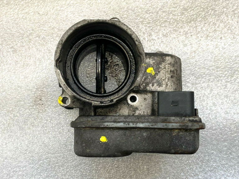 VW Passat Skoda Skoda droseļvārsts 03g128063b
