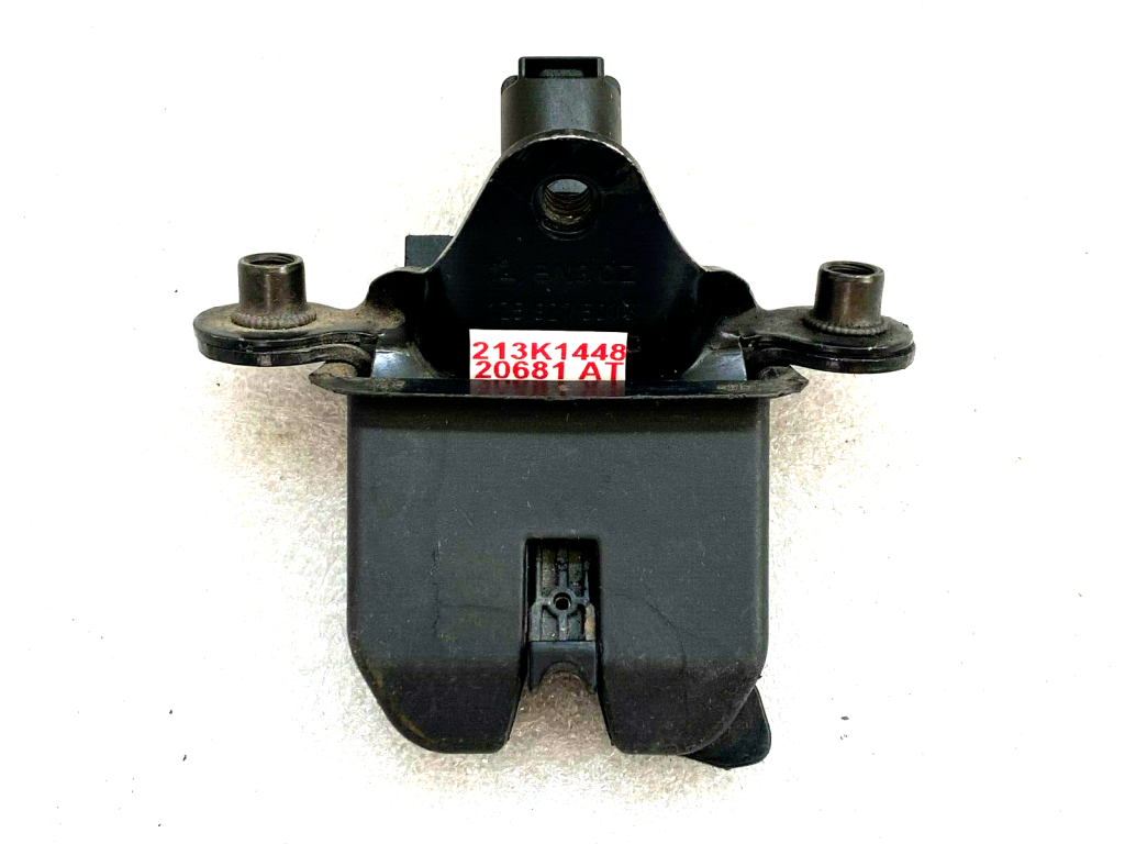 Skoda Octavi bagāžnieka vāka slēdzene 1z5827501c