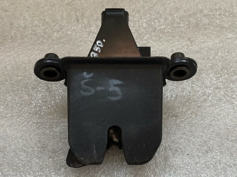 Skoda Octavi bagāžnieka vāka slēdzene 1z5827501c