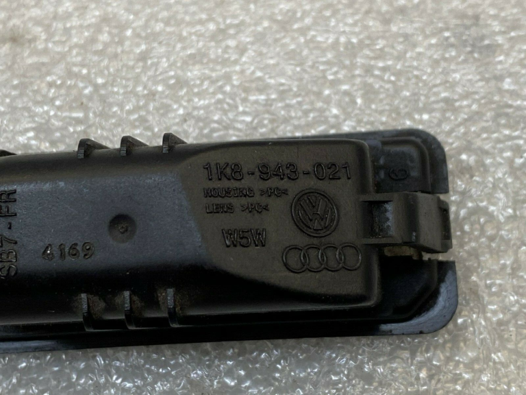 VW Polo Passat aizmugurējās numura zīmes apgaismojuma komplekti 1k8943021