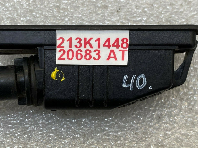 VW Polo Passat aizmugurējās numura zīmes apgaismojuma komplekti 1k8943021