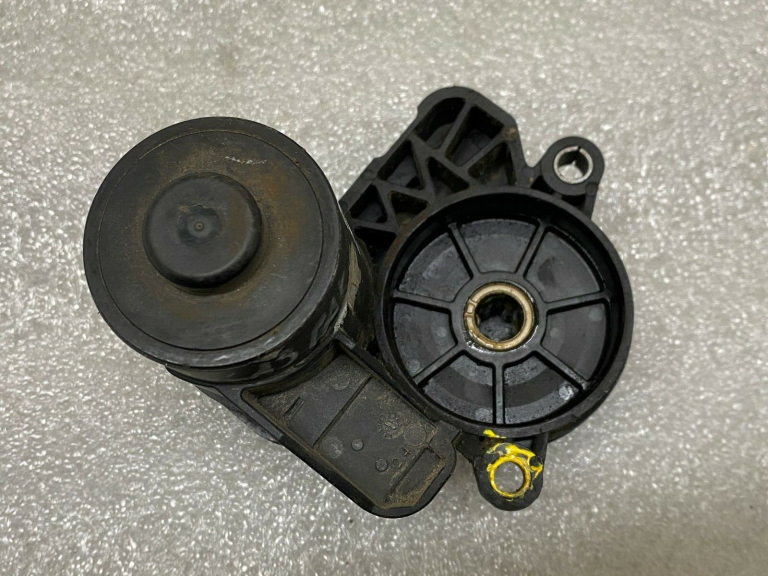VW Golf 7 Bremžu suporta piedziņas mehānisms aizmugurējais labais 5q0615406ck