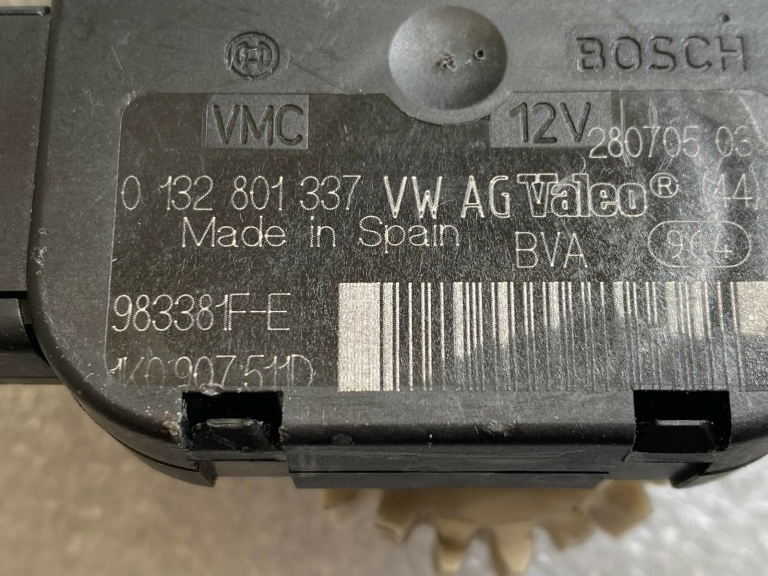 VW Skoda sildītāja piedziņa 1K0907511D 0132801337