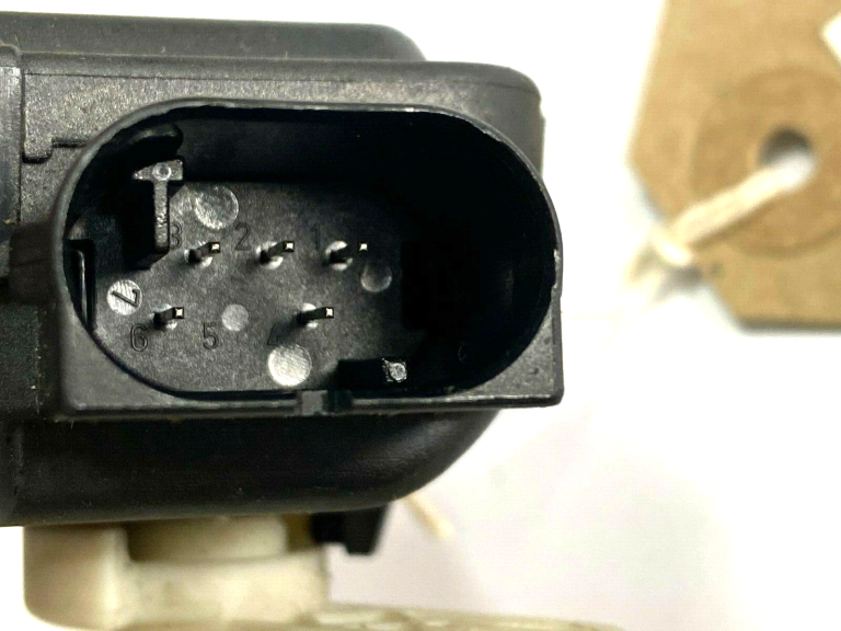 Audi A6 Sildītāja ventilācijas lūkas vadības pūtējs Mot 4b2820511d 0132801136