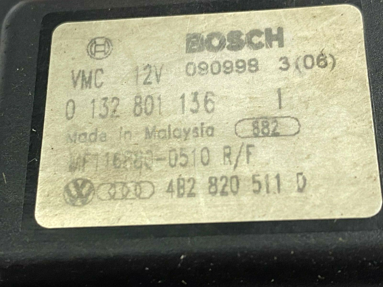 Audi A6 Sildītāja ventilācijas lūkas vadības pūtējs Mot 4b2820511d 0132801136