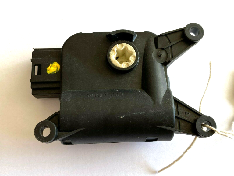 VW Skoda Audi Audi sildītāja temperatūras vārsta motora elektromagnētiskais vārsts 1k0907511j 0132801392