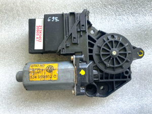 VW Logu regulatora motors aizmugurējā labajā pusē 1j4959812c