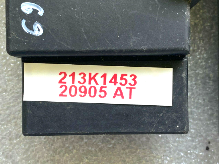 VW Logu regulatora motors aizmugurējā labajā pusē 1j4959812c
