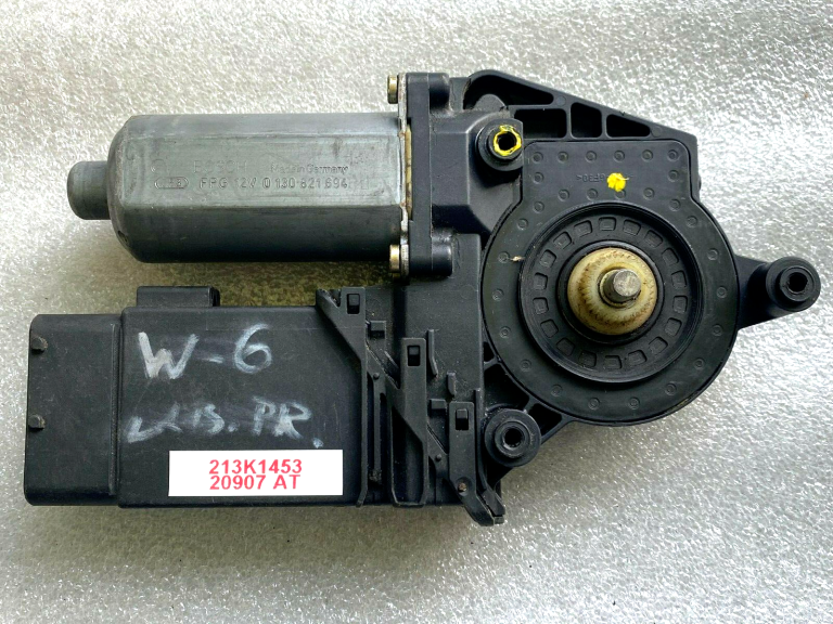 VW logu regulatora motora priekšējais labais regulators 3b4837752j