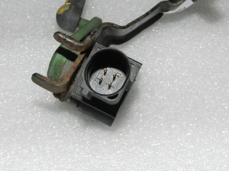 Audi A6 C7 Līmeņa sensors pneimatiskās balstiekārtas aizmugurējā labā 4H0941310C 4H0907503 Oriģināls