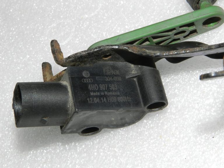Audi A6 C7 Līmeņa sensors pneimatiskās balstiekārtas aizmugurējā labā 4H0941310C 4H0907503 Oriģināls