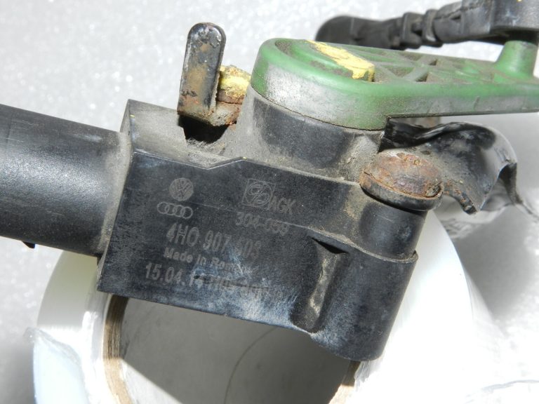 Audi A6 C7 Līmeņa sensors pneimatiskās balstiekārtas aizmugures kreisais 4H0941309C 4H0907503 Oriģināls