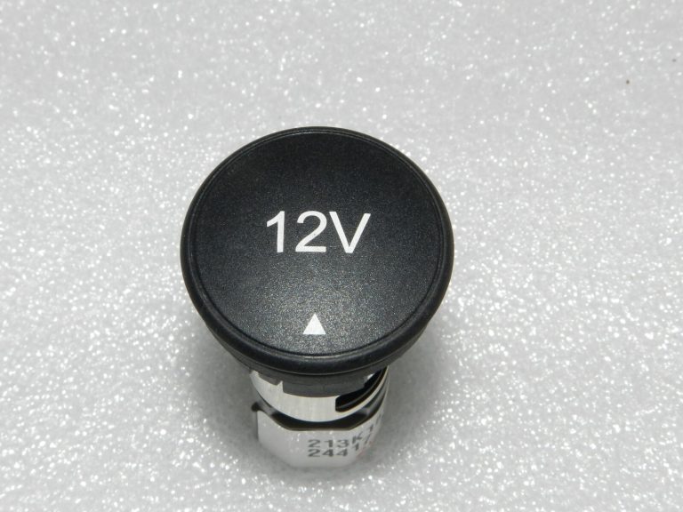 OEM Ford Ranger P375 centrālās konsoles aizmugurējā 12V savienojuma ligzda 6R33-19G247-AA