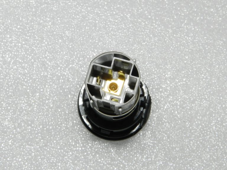OEM Ford Ranger P375 centrālās konsoles aizmugurējā 12V savienojuma ligzda 6R33-19G247-AA