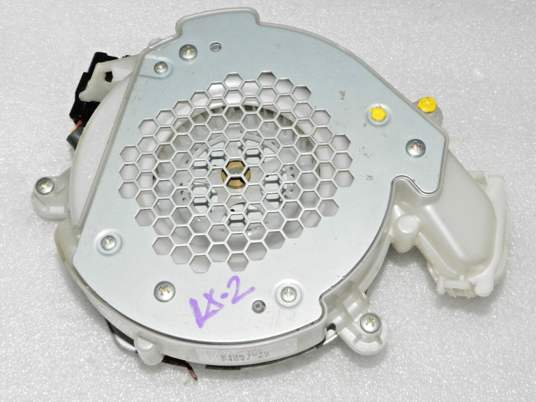 Lexus RX AL10 Lexus IS XE20 dzesēšanas ventilators priekšējiem sēdekļiem 85860-30020 oriģināls