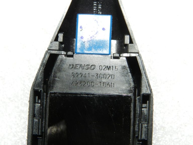Lexus RX AL10 Lexus GS Toyota Land Cruiser Lietus sensors 89941-30020 Oriģināls