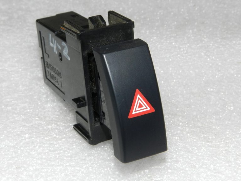 Oriģinālais Lexus RX III (AL10) avārijas signalizācijas slēdzis 84330-48010, 84330-0E010