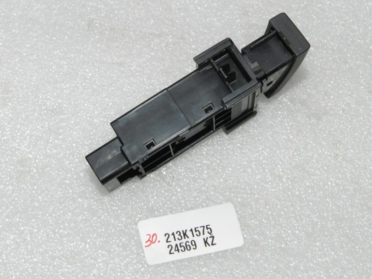 Oriģinālais Lexus RX III (AL10) avārijas signalizācijas slēdzis 84330-48010, 84330-0E010