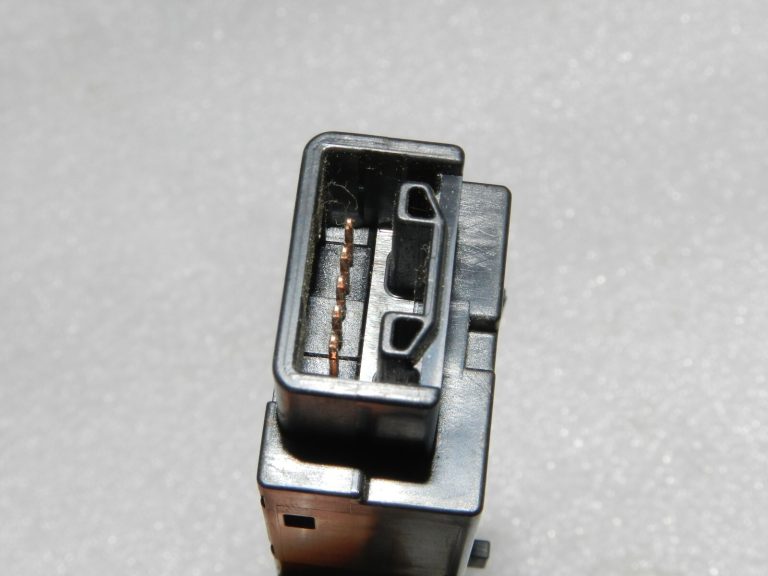 Oriģinālais Lexus RX III (AL10) avārijas signalizācijas slēdzis 84330-48010, 84330-0E010